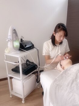 リス ブラン ビューティー(Lys blanc beauty)の写真/小顔と美肌が同時に叶う当店で自分史上最高の美小顔に！お化粧ノリもUP♪《華奢みえコルギ＋毛穴ケア》