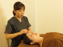 ジネコラボ 新橋汐留店(Gyneco-labo)/お顔スッキリ　美顔40本♪