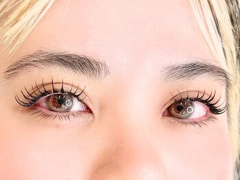 アノリー(anoliy)の写真/上がりにくい目元もキレイに！豊富なデザインからまつげ・目元に似合う印象を提案♪ダメージレスで高持続◎