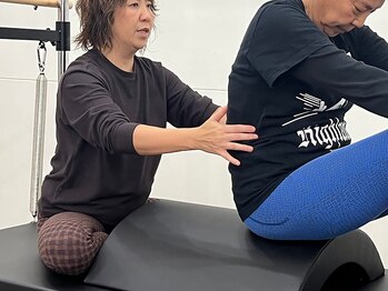 アンダーセブン 新石切店(Under Seven)/骨盤・背骨を意識して動かす!