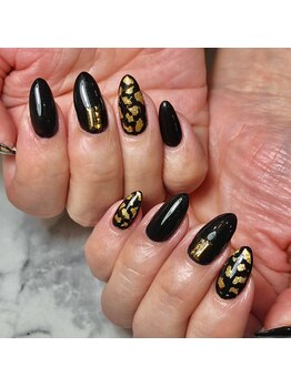 ナナズネイル 西小倉店(NANA's Nail)/ブラック×ゴールド byNANA