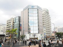 当サロンは神戸大丸前で駅からのアクセスが抜群です