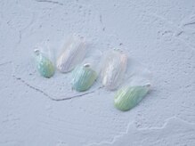 カトルナフ(quatre fois neuf)/大人グリーンのシェルネイル