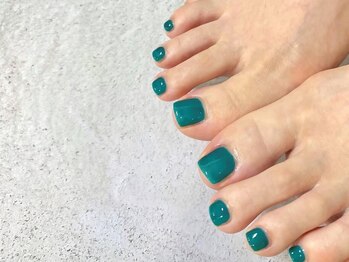 サロン ド サイタン(SALON de SAITAN)の写真/フットジェル¥5,500限定クーポンあり♪大人綺麗なデザイン豊富！明るく華やかな足先で気分UP♪角質ケアも◎