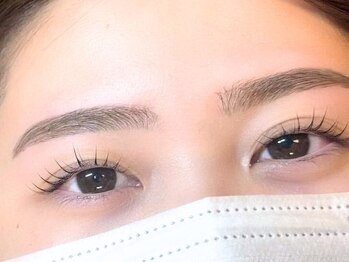 デザインケー 本店(design K)の写真/人気の「ラッシュリフト」と「美眉WAXスタイリング」で一気に目元のトレンド感UP！お得なセットは新規¥9960