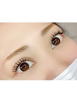 ナチュラル上品な目元にしたい