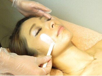 アルメ(arme)の写真/【ブラジリアンワックス脱毛で化粧ノリが変わる!】産毛&古い角質もワックス脱毛で管理♪ツヤ肌素肌へ!