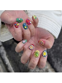 カラフルポップ　ちぐはぐネイル