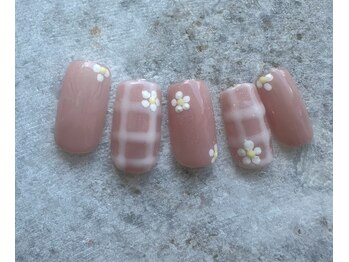 小花チェックネイル
