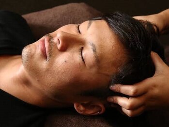アットティービューティー 金沢文庫店(at tee...beauty)の写真/仕事のストレスを解消し、スッキリ小顔を手に入れる男性専用ドライヘッドスパで、リフレッシュしませんか？