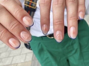 ユヌ(une)/チークネイル