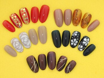 ネイルアンドビューティー イヴ(nail&beauty Eve)の写真/【河内天美駅から徒歩2分】季節ごとに替わるデザインで、トレンドたっぷりの指先にお仕上げ♪OLさんにも◎