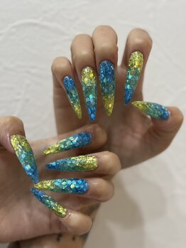 ディアネイル(Dia Nail)の写真/自慢のフォルムにうっとり◎今大人気のスカルプネイルは当店で！手元を華やかに演出します♪