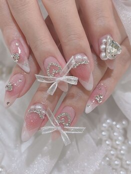 ラビィ 大阪店(Raviy)の写真/指先を見る度に嬉しくなる、大人可愛いデザインが豊富♪人目を惹くモテ可愛上品な指先で、第一印象もUP★