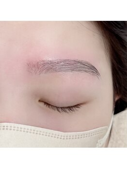 アテプラス(ate+)/眉スタイリング