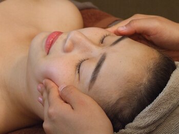 一龍リラクゼーション 新宿東南口本店/【小顔&スッキリボディコース 】