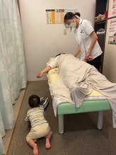 子育てママの整体サロン/施術の様子