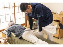 さかい整体院/股関節の施術1