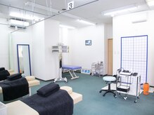 しんご鍼灸整骨院の雰囲気（広々とした施術スペースです♪）