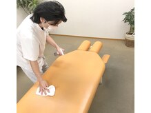 十条整体院choukiカイロプラクティックの雰囲気（施術前後の消毒、換気、マスク着用などコロナ対策をしています。）