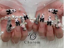 チャロム(Charom)/黒×ピンクゴテゴテネイル