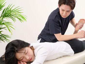 美デザイン 高槻店(美.design)の写真/歪み改善は「骨盤・脚」の土台から!【美脚O脚矯正+美尻骨盤矯正¥3300】骨格からスリム「美ボディ」革命!★