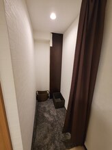 クルー ジム24(CREW GYM24)/ふかふか絨毯の更衣室