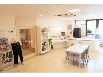 サロン ミオツクシ(SALON MIOTSUKUSHI)/