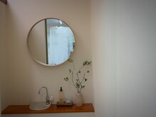 ルルー(le rue)の雰囲気（明るく清潔な落ち着いた店内、NETFLIXを観ながらネイルできます）