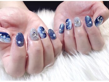 リーヴェ(Riebe)/雪の結晶ネイル