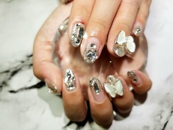 シュガーネイル(sugar nail)/蝶々ビジューネイル