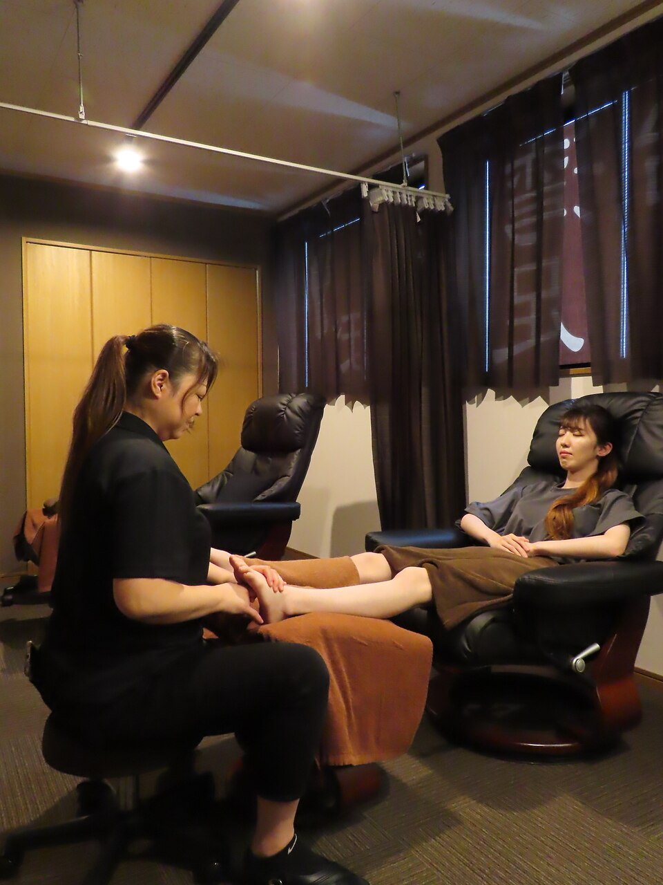 本格台湾式足つぼ60分　\6100