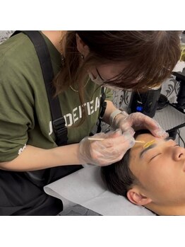 エディ(HEDY)の写真/骨格と自眉を活かした似合わせ眉に☆プロの技術で表情を輝かせる特別なひとときを♪