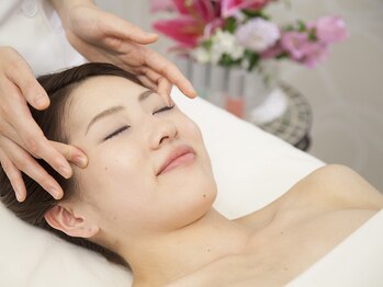 エステティック ミスパリ 千葉店/【６．潤い閉じ込め美肌メイク】