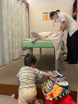 子育てママの整体サロン/施術の様子