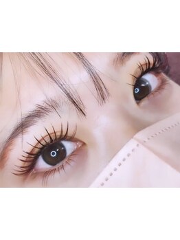 ネイル・アイメニューの同時施術が可能