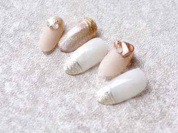 カトルナフ(quatre fois neuf)/ジュエリー風くすみピンクネイル