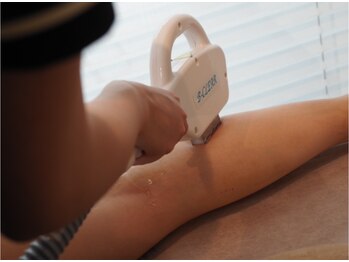 ドクターアリィ(Dr.ALII)/施術風景7レディース足脱毛★