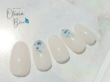 オリビアブルー(Olivia Blue)/押し花×ラメネイル