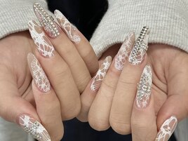 レース×ストーンの大人ガーリー