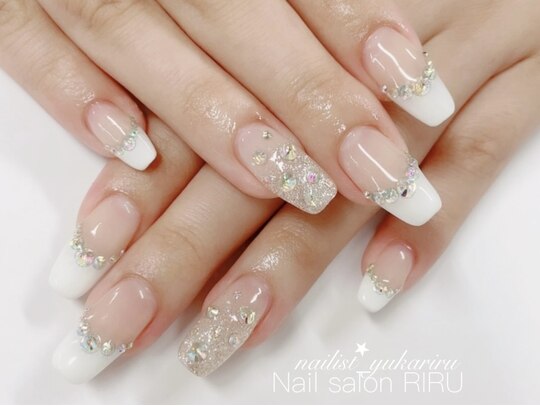 2025年冬】ブライダル ハンド 冬のネイルデザイン集｜人気順  
