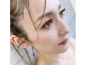 アップスケール スリーワン(UPSCALE111)/ボリュームラッシュ×カラー