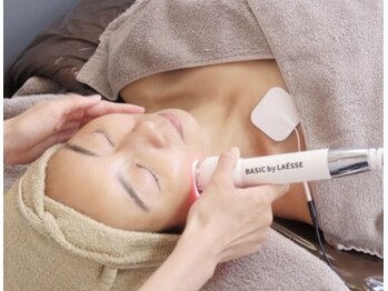 サロンドアイ(Salon de eye)の写真/【結果重視の肌管理】ラエッセハーブピーリング・プラズマで憧れの水光肌へ☆内側から輝くハリツヤを実感◎