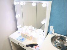 ホワイトニングルーム 横浜店(Whitening Room)/メイク＆ホワイトニングスペース