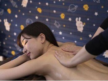 サハラ(SAHARA)の写真/《4周年イベント★アロマオイルプレゼント！》リンパマッサージ60分☆アロマリンパ＋よもぎ蒸し90分