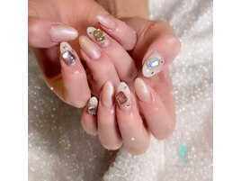 大粒ビジューネイル