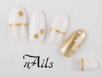 ネイルズ(nAils)/ホワイト×ゴールド