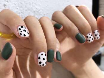 ノラ ミナミアオヤマ(NORA MINAMIAOYAMA)/アニマルネイル(ダルメシアン)