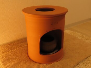 イルマーレ(ilmare)の写真/【黄土よもぎ蒸し40分¥4000～】温活で老廃物の排出を促進｜こだわりの黄土の椅子と壺を使用しております