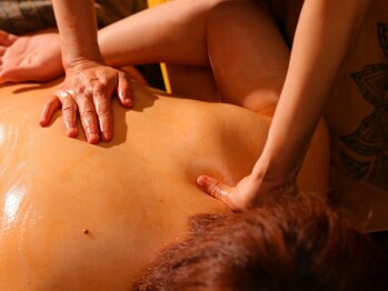 Rの写真/本格アーユルヴェーダで、頑張る自分にご褒美を♪丁寧なマッサージで全身ケア◎全メニューフットバス付☆